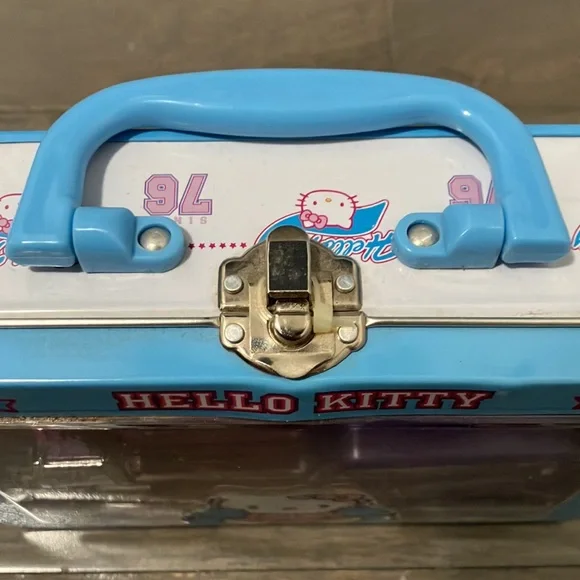 NIB Y2K Vintage 2002 Hello Kitty Cheerleader Watch and Clock Set in Keepsake Tin - Picture 6 of 8